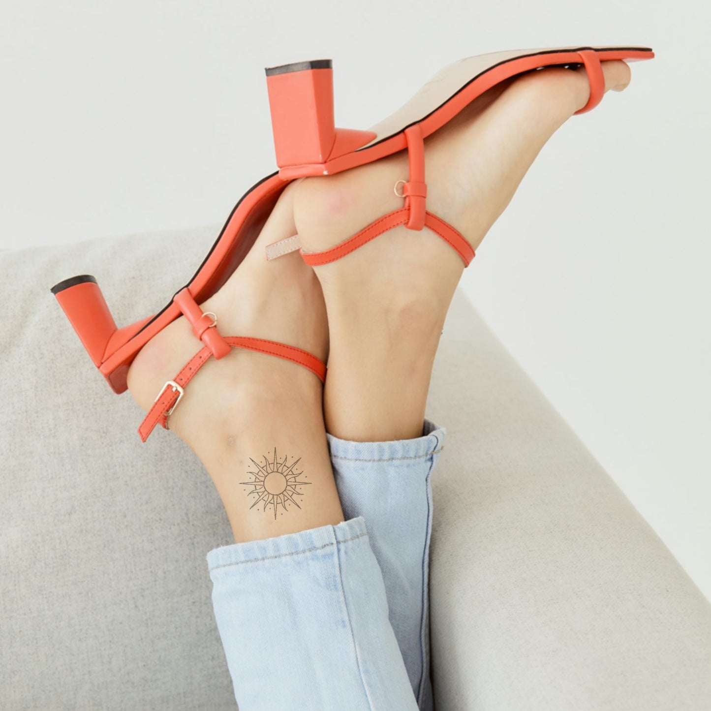 Zahara – Tatouage Soleil ornemental