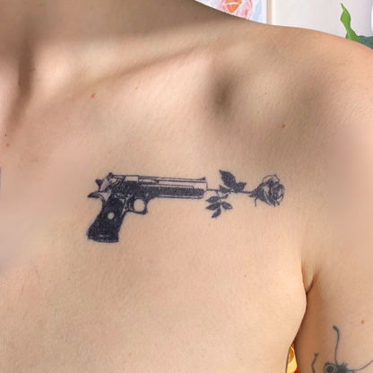 Pistolet et Rose
