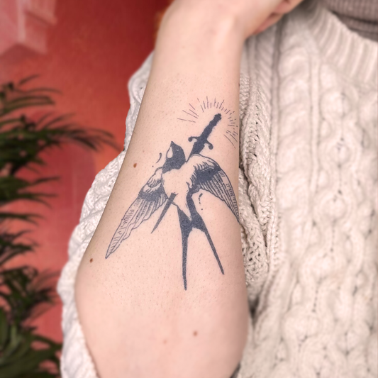 Pie Déchue - Tatouage Éphémère